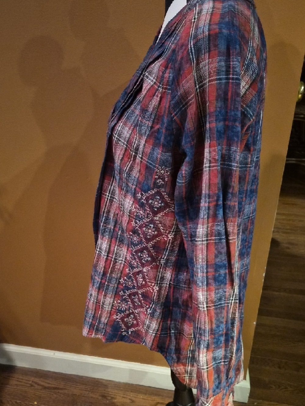 Sundance Women’s Red & Blue Plaid Button-Front Tunic Top - Picture 6 of 8